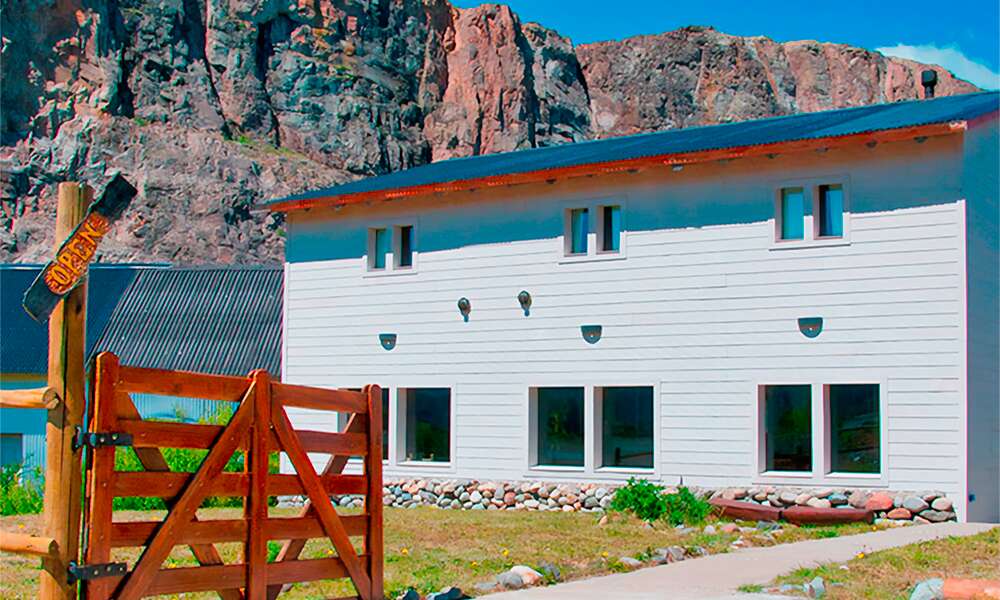 Aylen Aike Hostel - photo 1 of 10