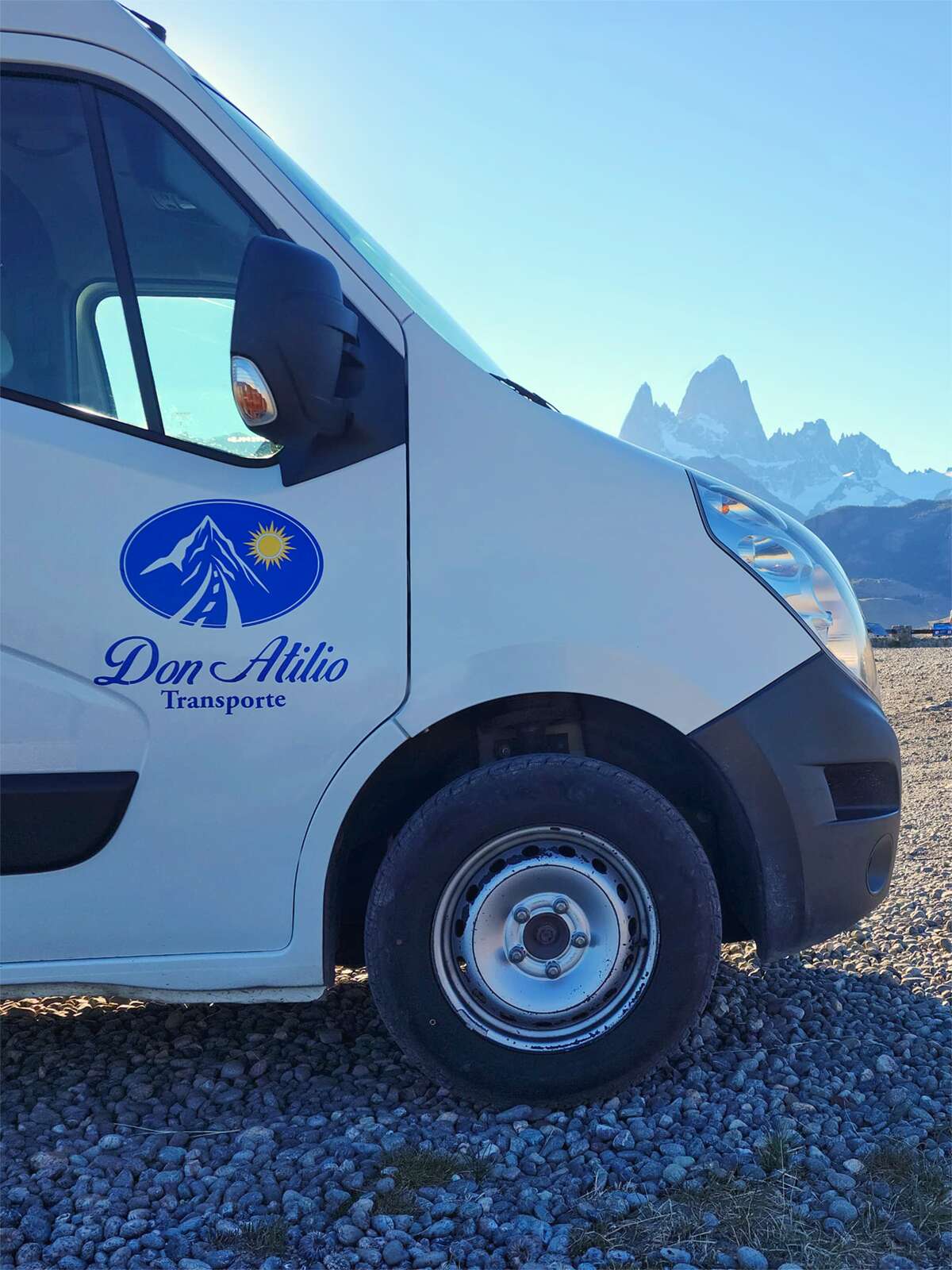 Minibus de Don Atilio Transporte en El Chaltén