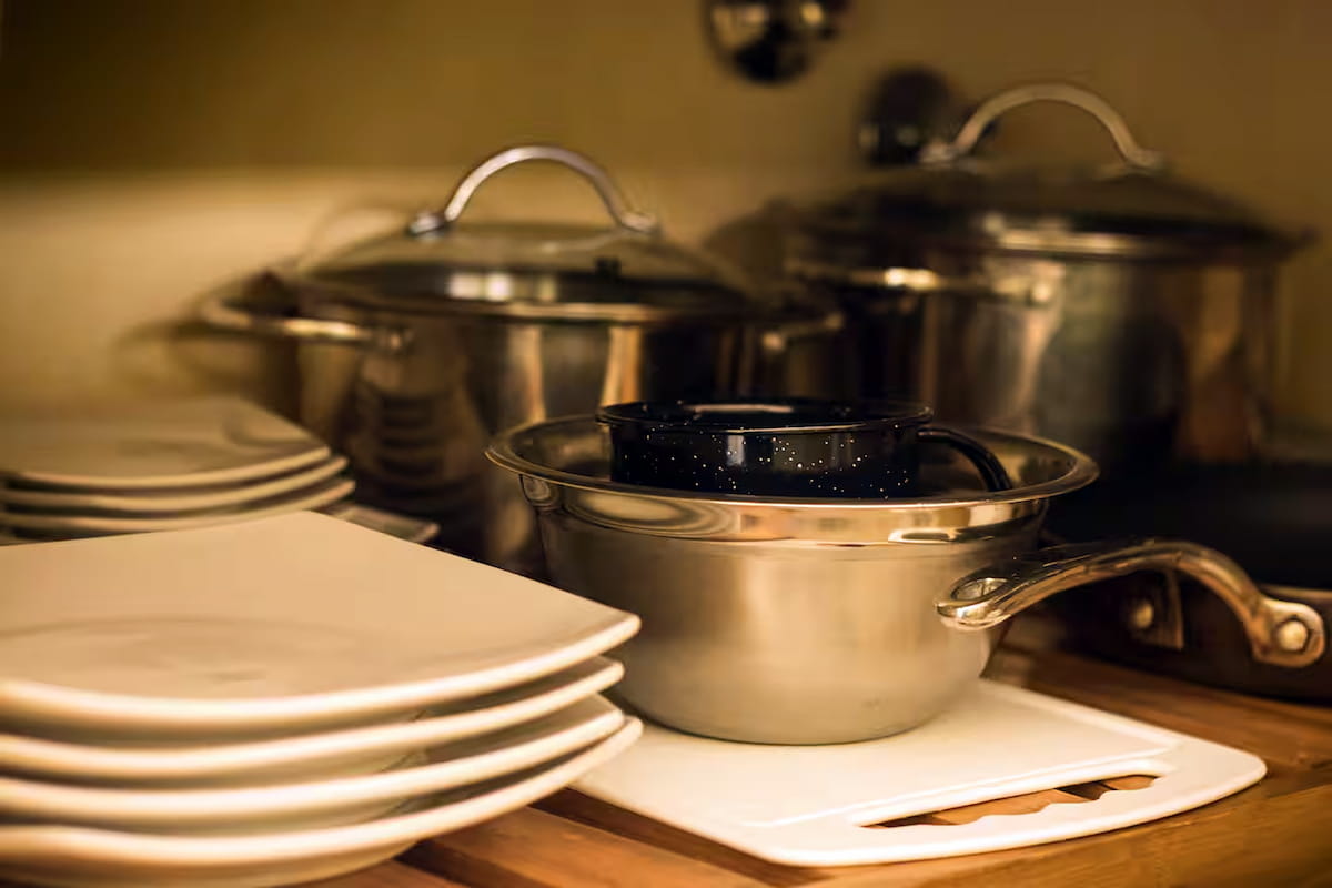Dishware