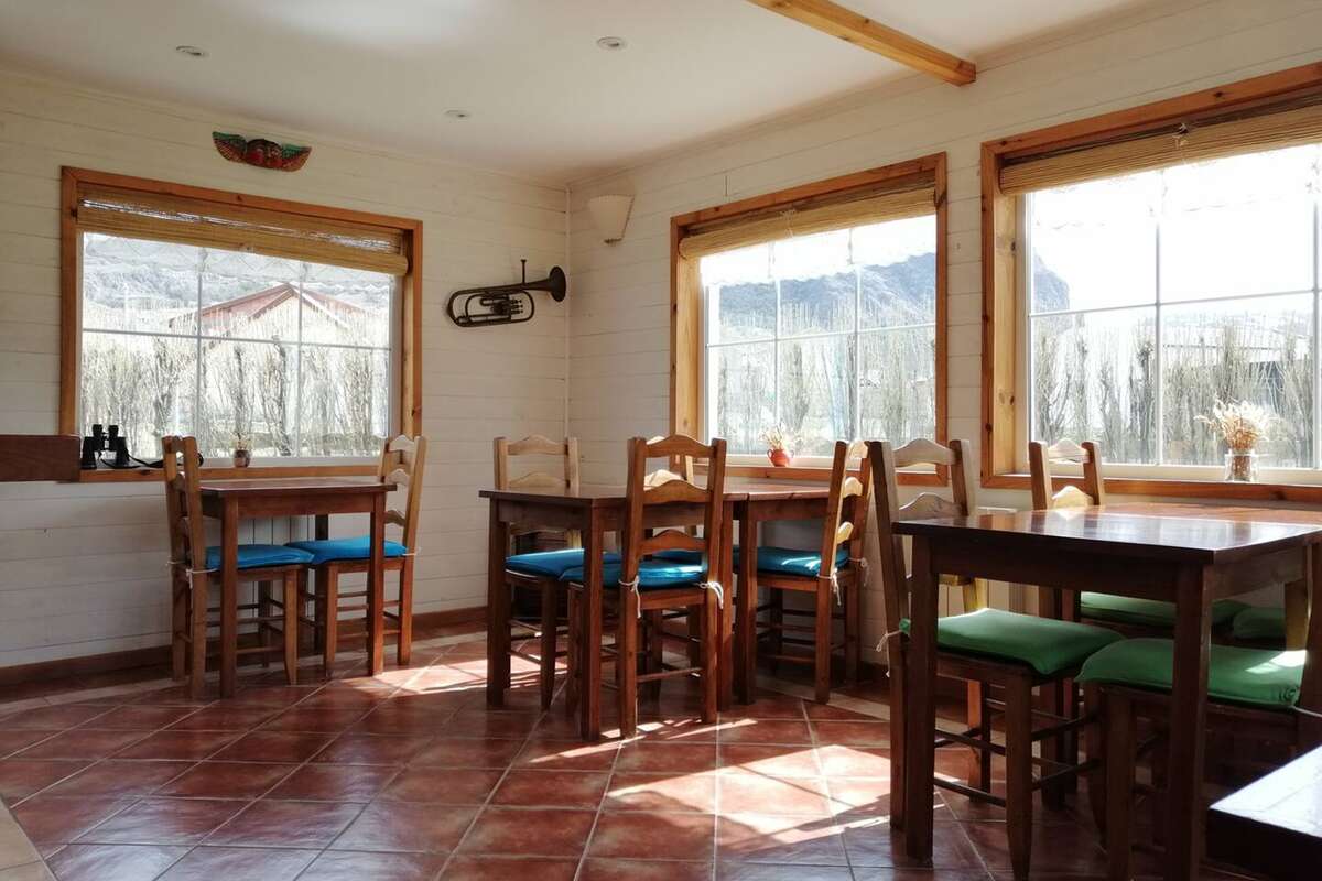 Breakfast room with views of Mt. Fitz Roy