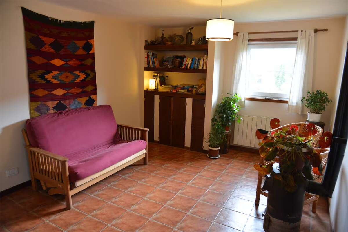 Lounge with library