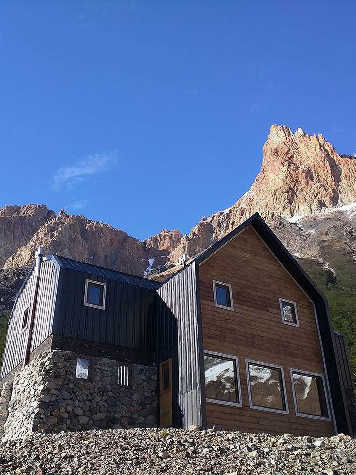 Fachada del refugio